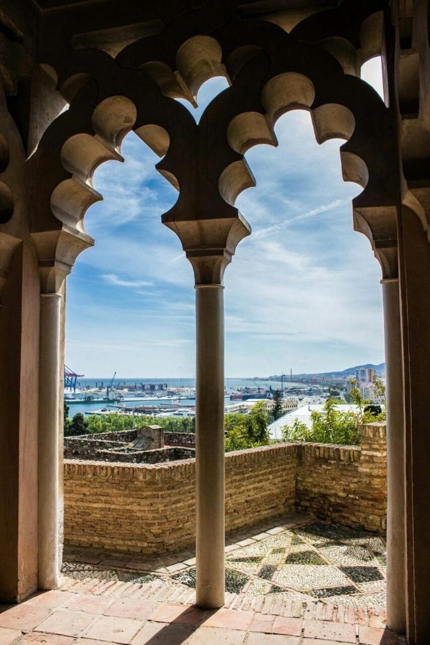 La Bella Escondida Piscina Campo De Golf Solarium Y Parking En Centro Historico Apartment Malaga Exterior photo